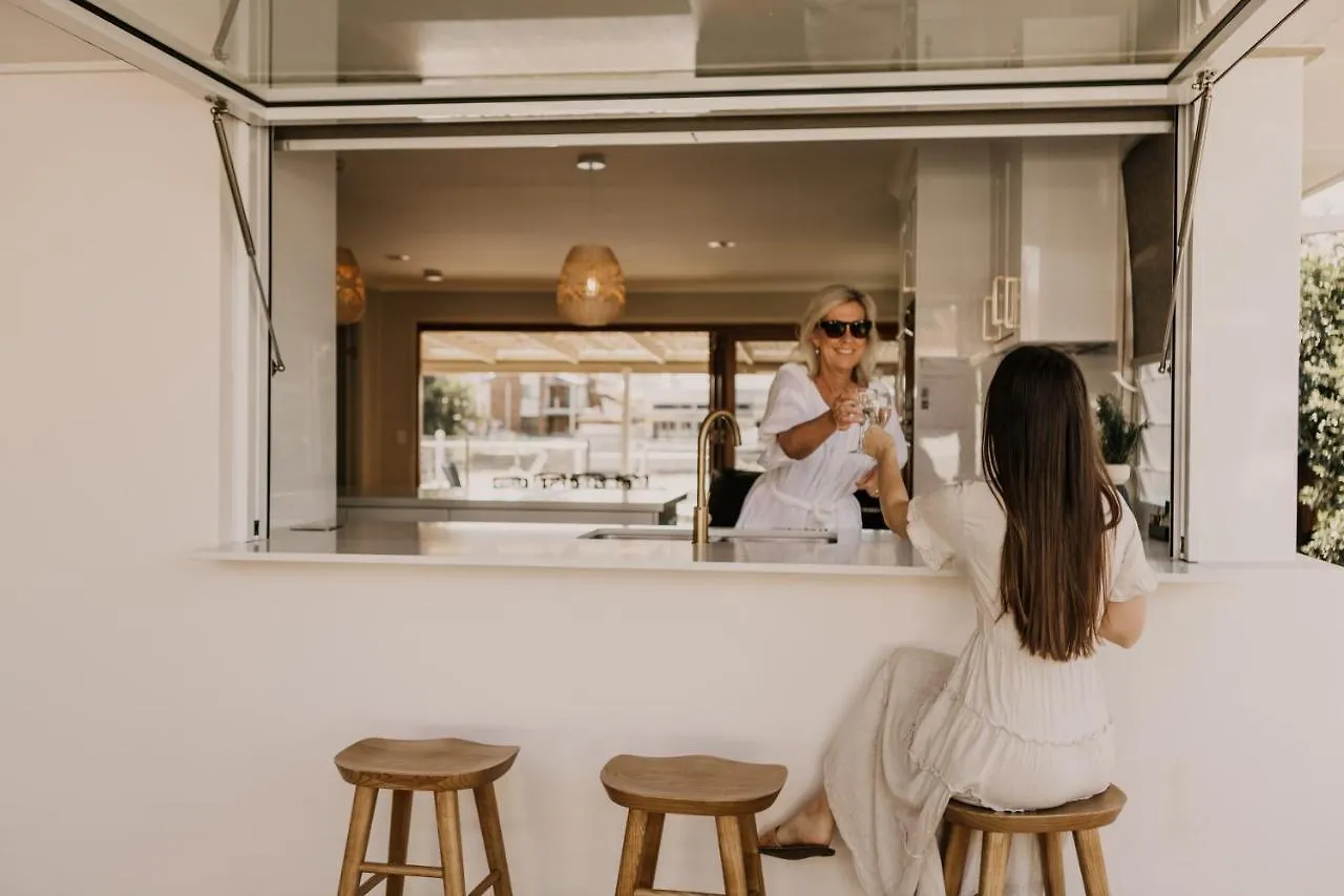 **** Resort Saltwater Villas - Pet Friendly Accommodation Mooloolaba Australien
