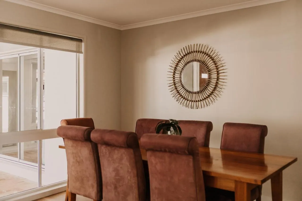 Resort Saltwater Villas - Pet Friendly Accommodation Mooloolaba