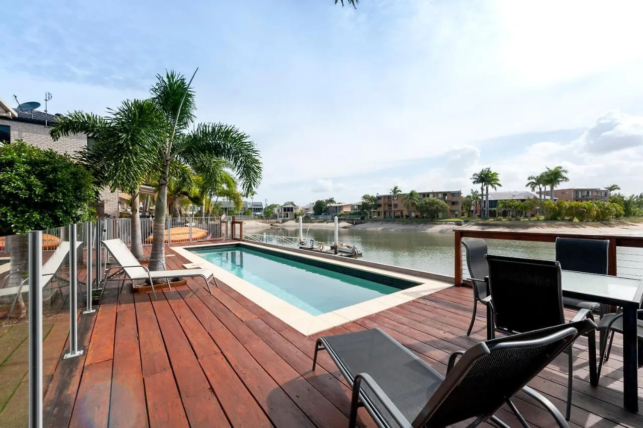 Saltwater Villas - Pet Friendly Accommodation Mooloolaba 4*,